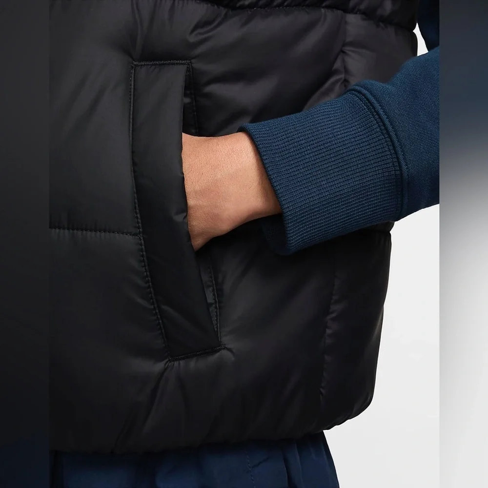 ❗️Nike sportswear classic puffer  Vest❗️ - Picture 5 of 8